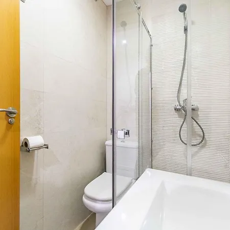 Appartement Bajo Urbano Boutique En Carlos Haya Con Terraza Y Parking *