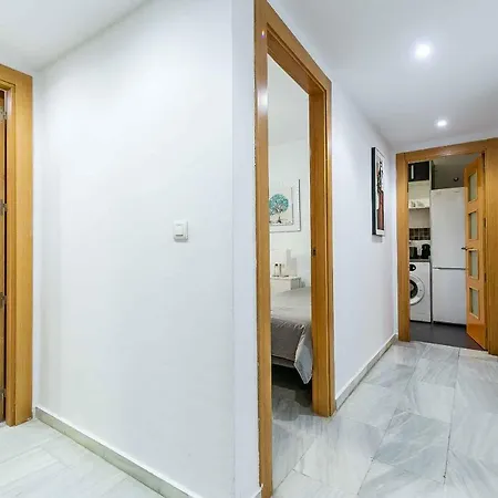 Appartement Bajo Urbano Boutique En Carlos Haya Con Terraza Y Parking *