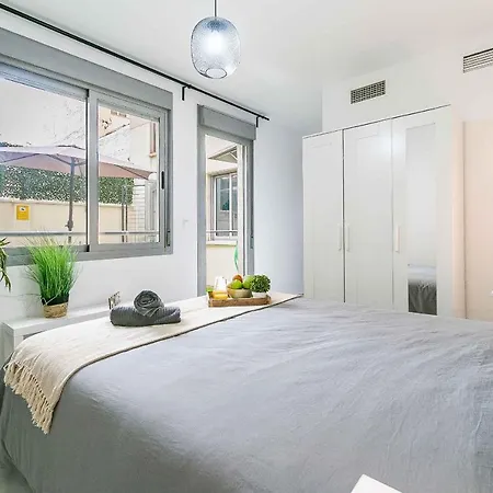Bajo Urbano Boutique En Carlos Haya Con Terraza Y Parking * Malaga